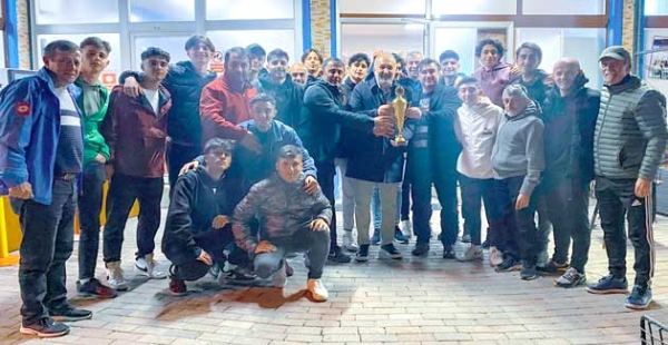 U-18 ÇİFTLİKKÖY ŞAMPİYON OLDU