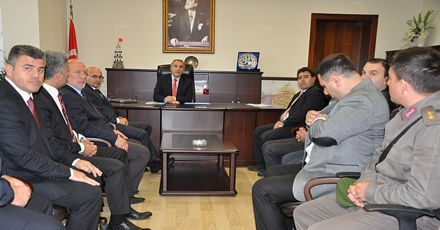 Vali Cebiroğlu'dan  Altınova'ya Ziyaret