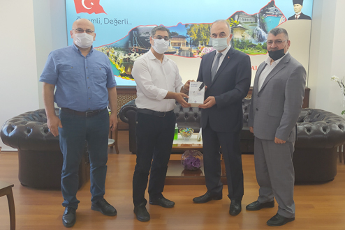 Valiyi yarışmaya davet ettiler