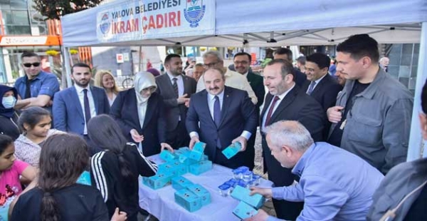 ​VARANK YALOVA’DA SİMİT DAĞITTI