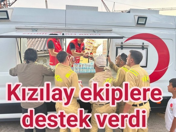 YALOVA KIZILAY EKİPLERİ YANGINDA EKİPLERİN YANINDA OLDULAR