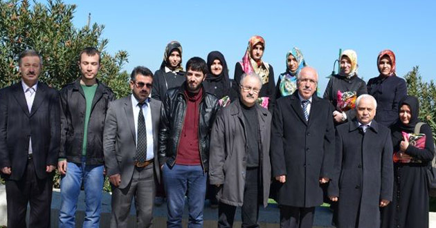 YALOVA MÜFTÜSÜ BURSLU ÖĞRENCİLER İLE GÖRÜŞTÜ