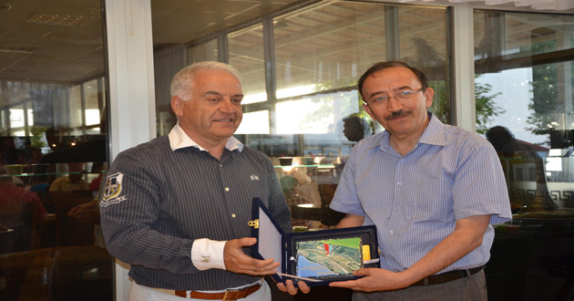 Yalova Üniversitesi'nden Teşekkür Plaketi