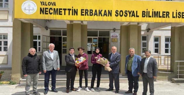 YALOVA’DA YARDIMCI KİTAP DAĞITILDI