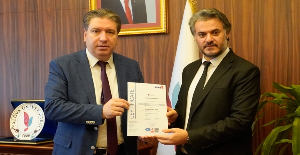 YAÜ BİLGİ GÜVENLİĞİ BELGESİNİ ALDI