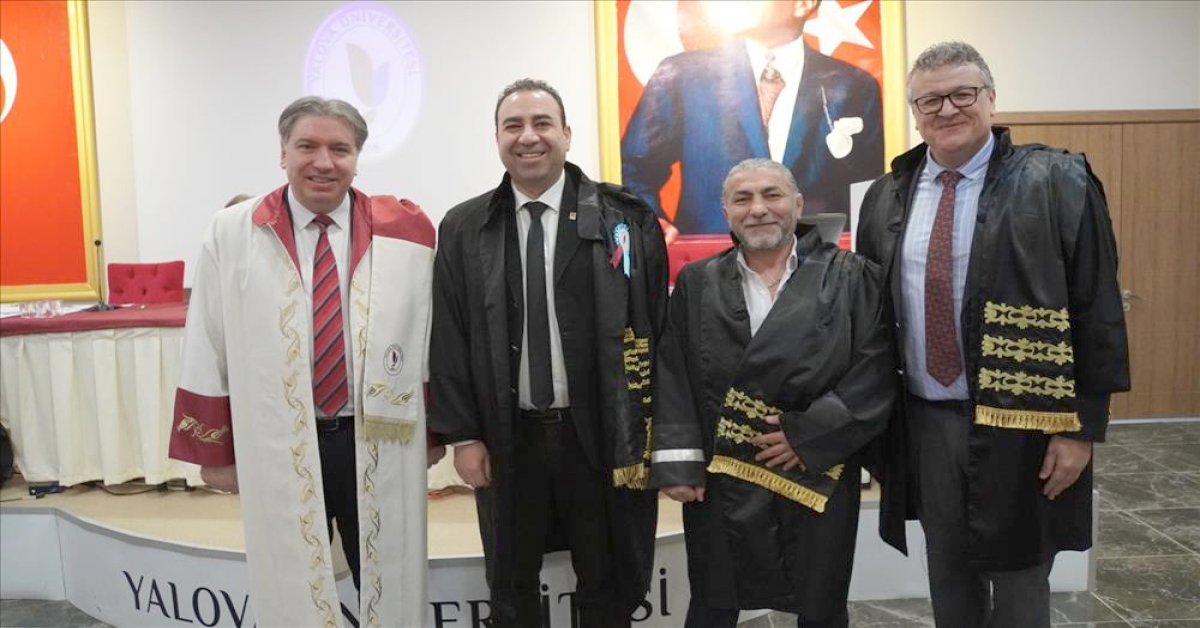 YAÜ DE AKADEMİSYNELER ÜNVAN ALDI