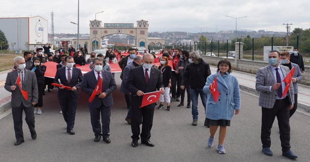 ​YAÜ de Cumhuriyet kutlandı