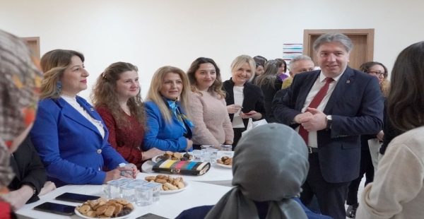 YAÜ ‘DE KADINLAR UNUTULMADI