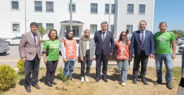 YAÜ’YE NAR DİKTİLER