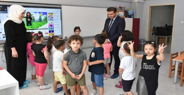 YAZ OKULLARINDA EĞİTİMLER DEVAM EDİYOR