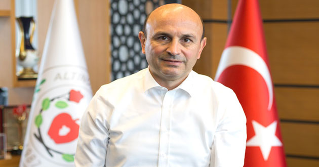 Yeni yıla umutla giriyoruz