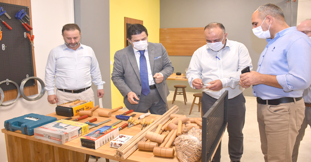 ​Yeniyol tasarım atölyelerini inceledi