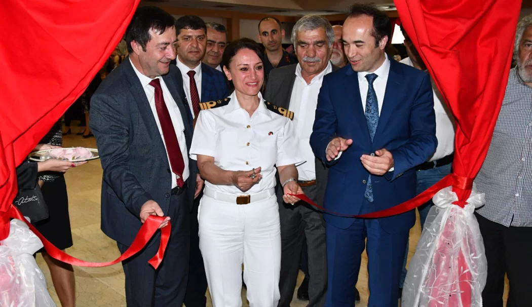 Yılsonu sergisi, göz kamaştırdı