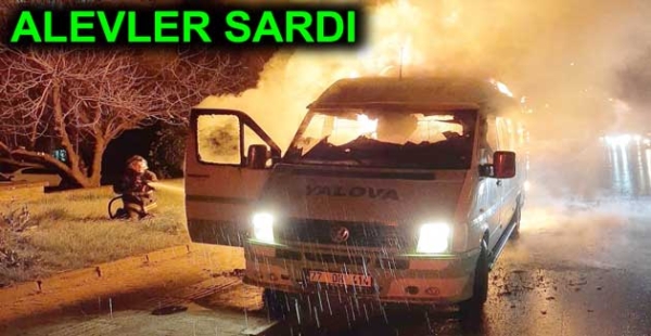 YOLCU MİNİBÜSÜ YANDI